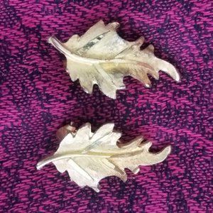 BSK Vintage Earrings Oak Leaf Clip Back Gold Tone